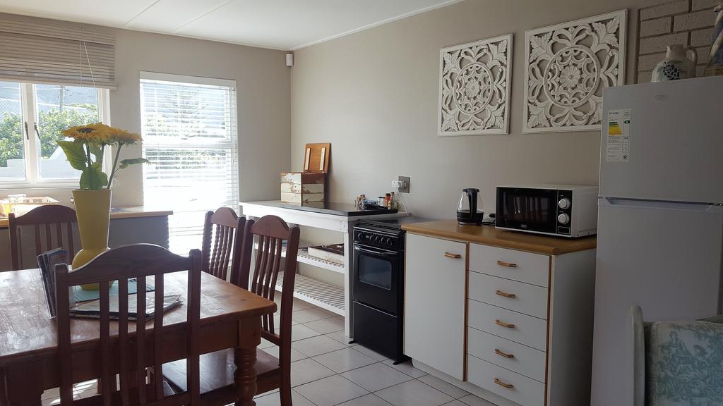 Strandloper Apartments Hermanus Extérieur photo